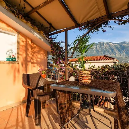 Bougainvillea Garden Retreats - Near The Beach Faraí