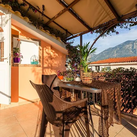 Bougainvillea Garden Retreats - Near The Beach * Faraí