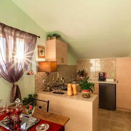 Bougainvillea Garden Retreats - Near The Beach Apartamento