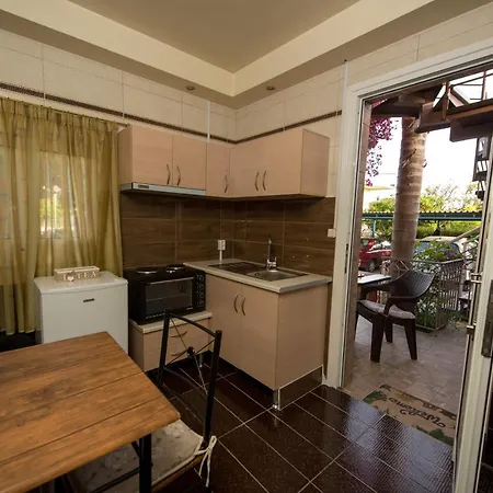 Bougainvillea Garden Retreats - Near The Beach Apartamento